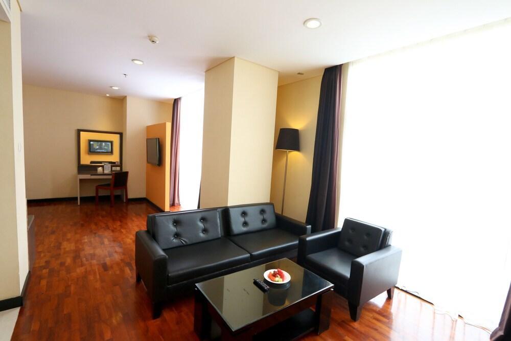 The 1O1 Malang Oj Hotel Exterior foto
